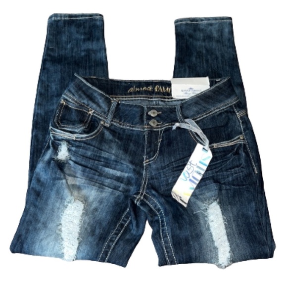Almost Famous denim distressed skinny jeans NWT size 9 - Picture 4 of 9